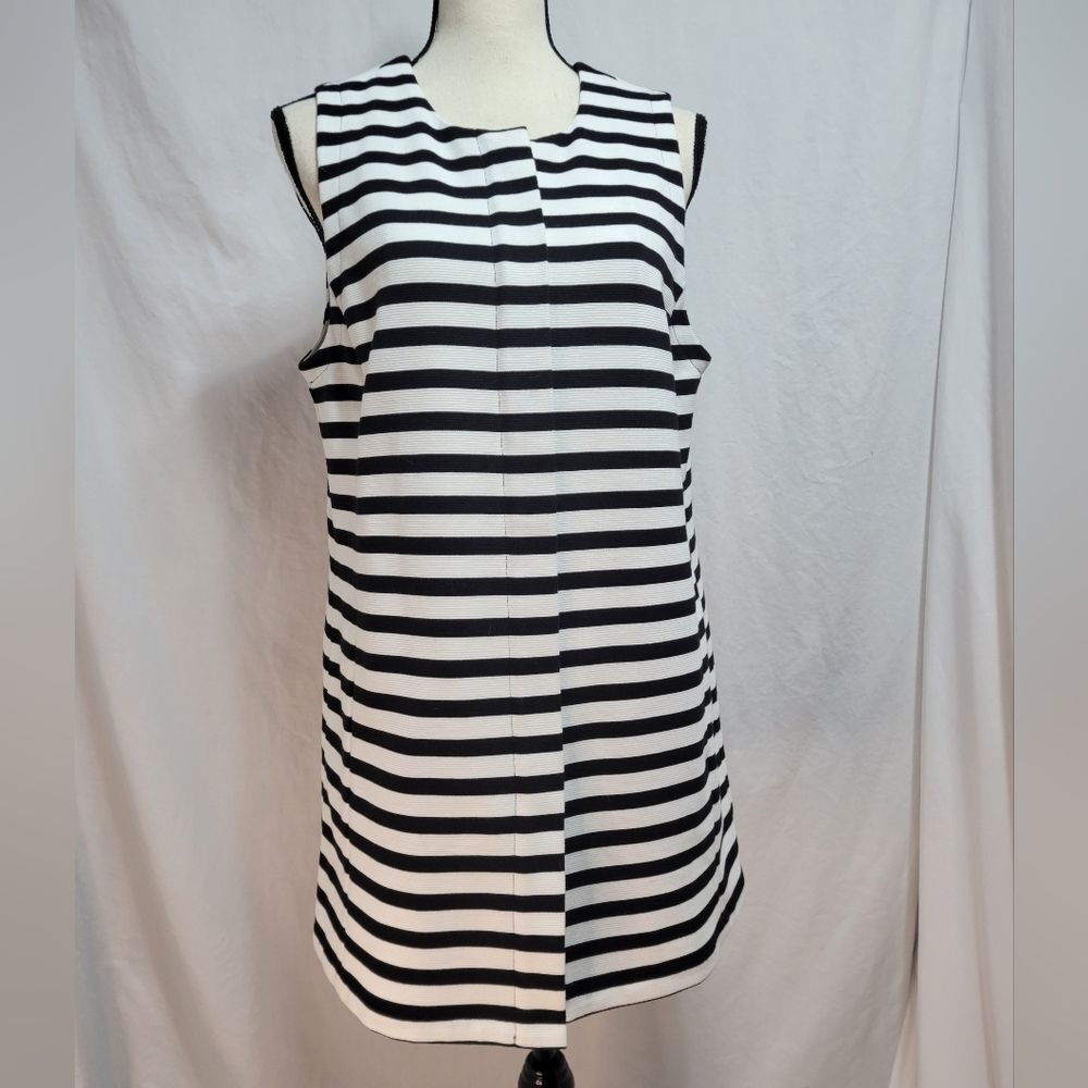 Chicos Black/White Sleeveless zip front mini dress, sz 1 (8)